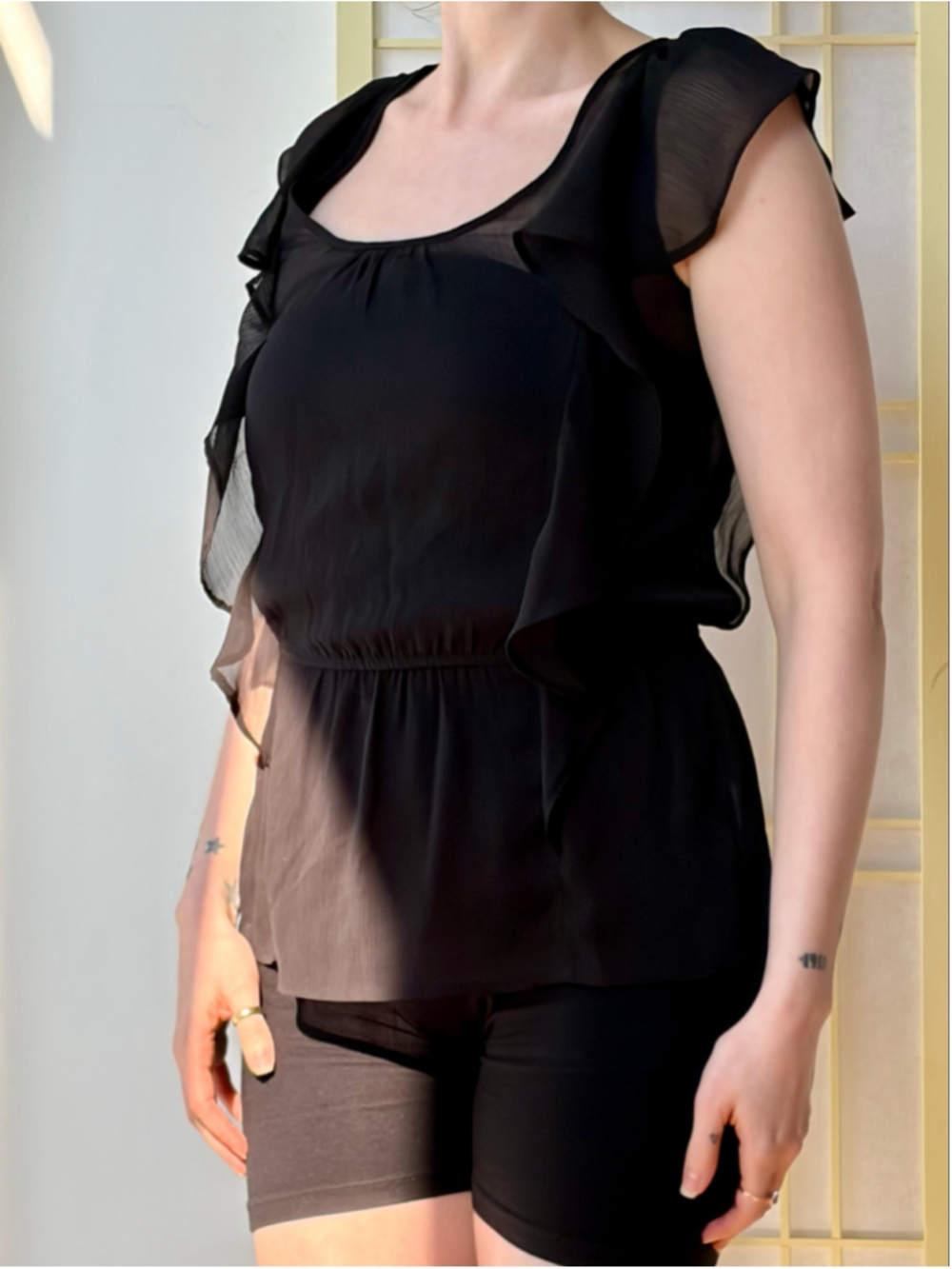 Sheer Ruffle Sleeveless Peplum Dress Top with Keyhole Size xS